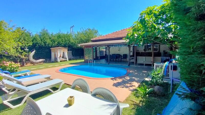 Sakarya Sapanca Hacımercan Mevkii 4 Kişilik Isıtmalı Havuzlu Doğa Manzaralı Kır Evi SFR1000-96