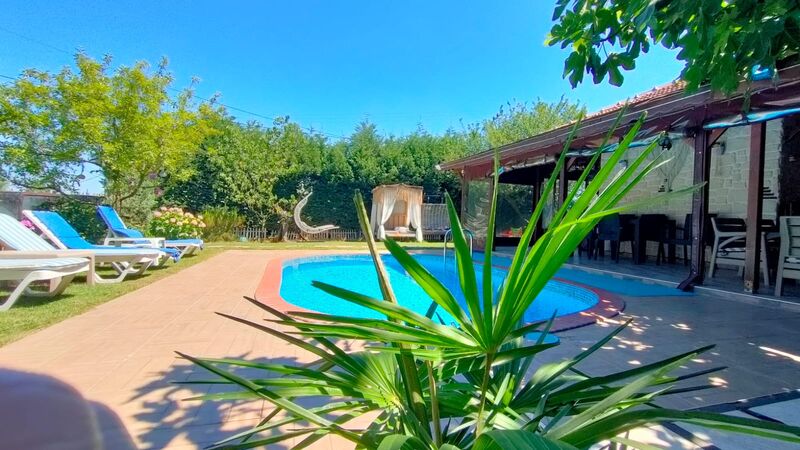Sakarya Sapanca Hacımercan Mevkii 4 Kişilik Isıtmalı Havuzlu Doğa Manzaralı Kır Evi SFR1000-96