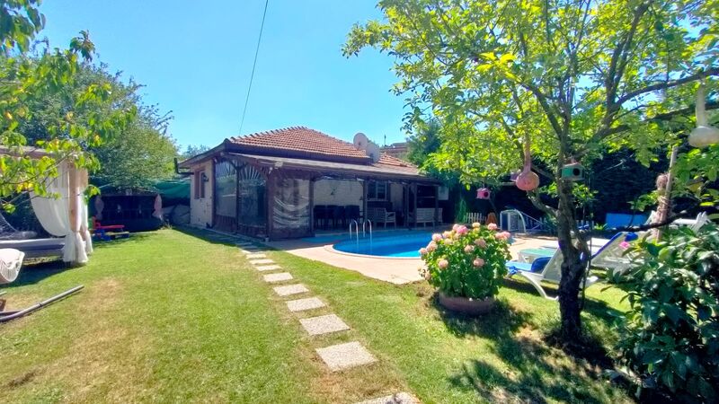 Sakarya Sapanca Hacımercan Mevkii 4 Kişilik Isıtmalı Havuzlu Doğa Manzaralı Kır Evi SFR1000-96