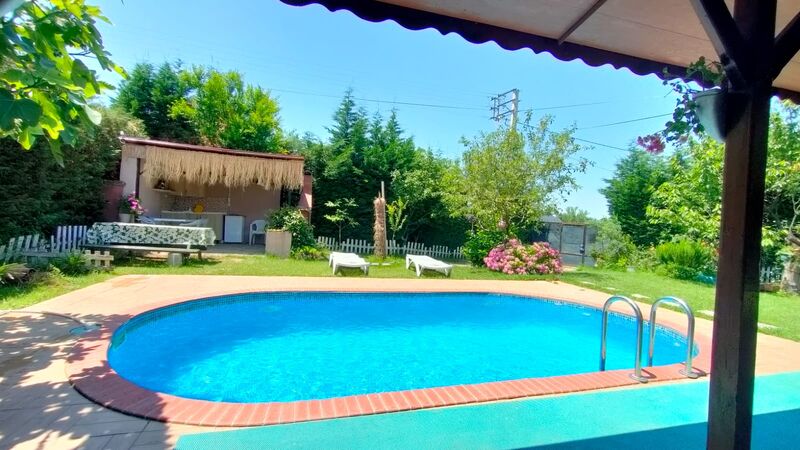 Sakarya Sapanca Hacımercan Mevkii 4 Kişilik Isıtmalı Havuzlu Doğa Manzaralı Kır Evi SFR1000-96
