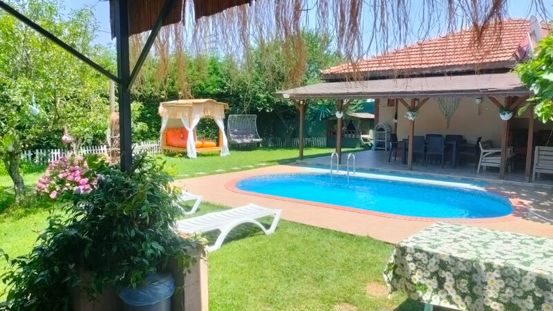 Sakarya Sapanca Hacımercan Mevkii 4 Kişilik Isıtmalı Havuzlu Doğa Manzaralı Kır Evi SFR1000-96